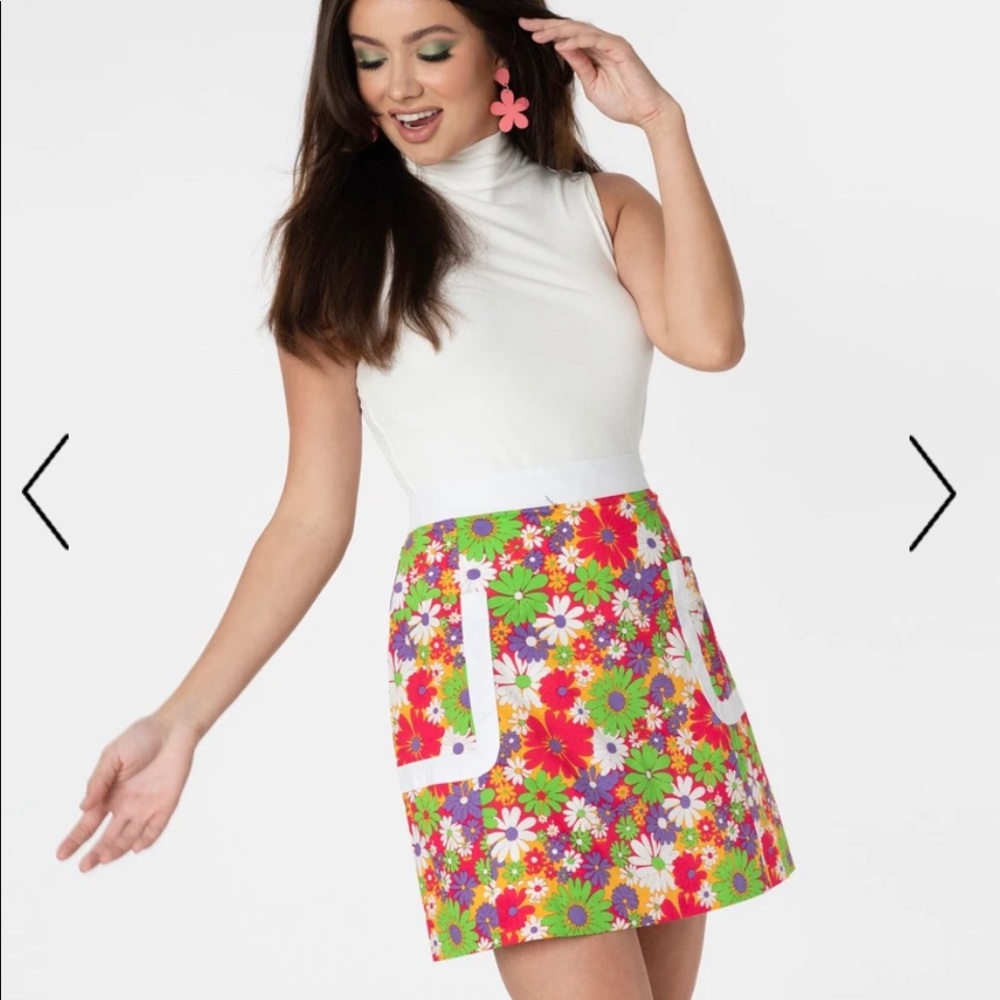 Smak Parlour Multicolor Daisy Print Walk The Walk Skirt - Large 10/12